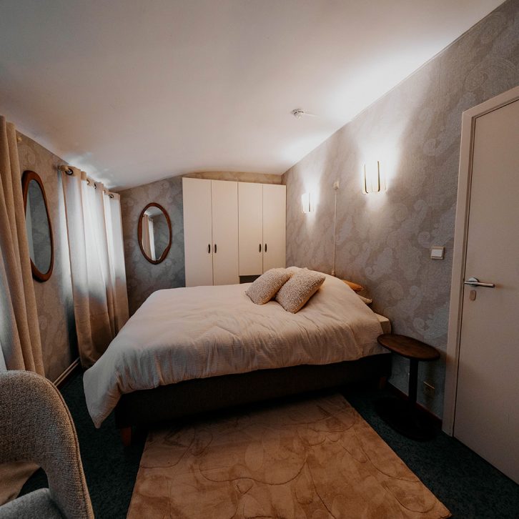 AlexCelles-Hebergement-06-Chambre-Douche-LKP02791